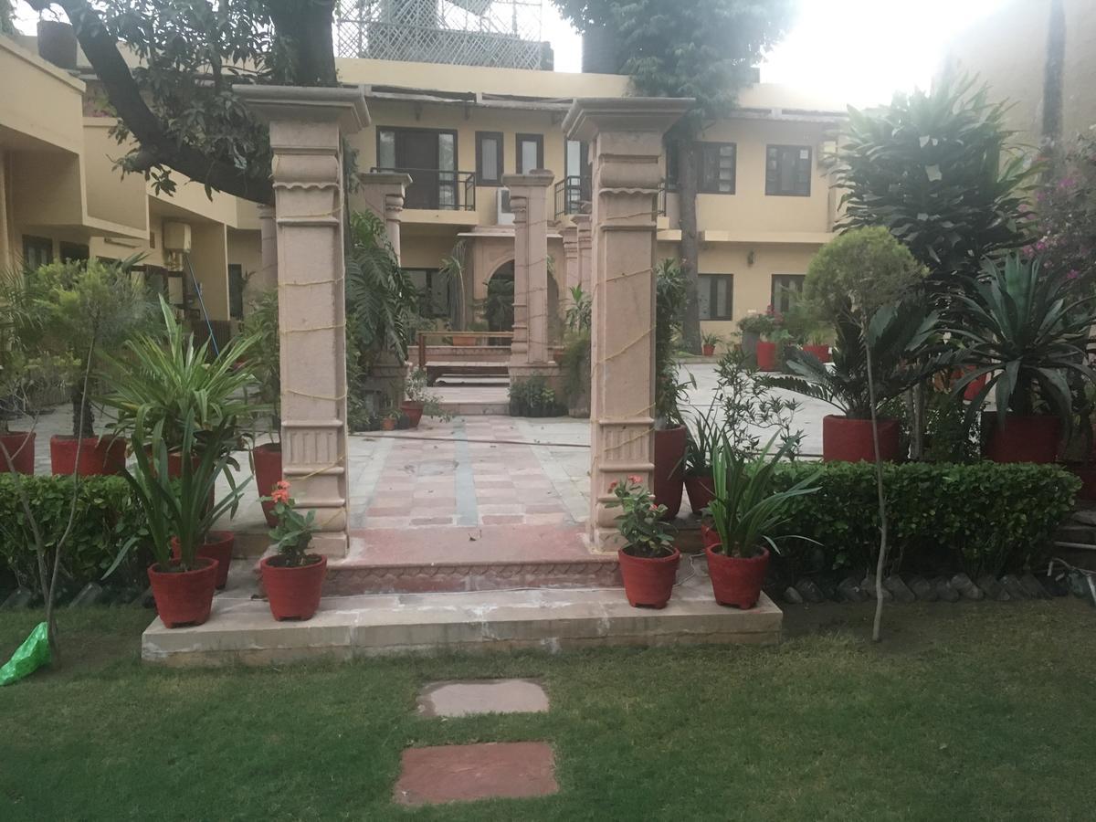 Awtar Mansion Panzió Agra  Kültér fotó