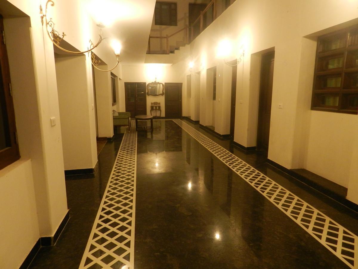 Awtar Mansion Panzió Agra  Kültér fotó